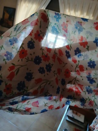 Blusa flores azul y rojo T S/M