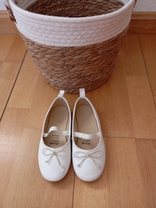 Manoletinas crema T.30