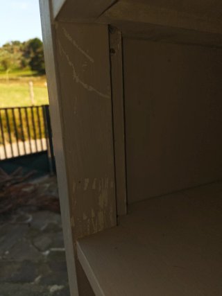 Alacena de madera beige/blanco roto