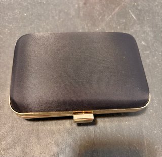 Bolso de fiesta negro y dorado