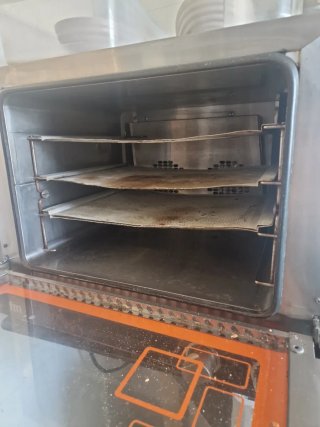 Horno FM naranja
