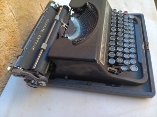 Máquina de escribir Olivetti Studio 46