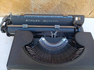 Máquina de escribir Olivetti Studio 46
