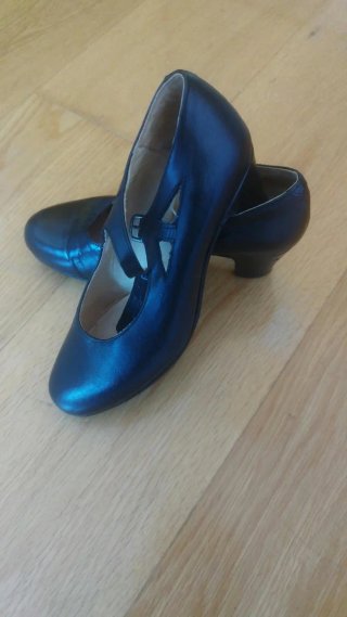 Zapatos de tacón flamenco negros conservatorio