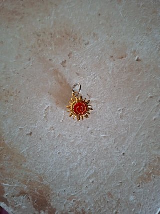 Charm Pendente Sole Radioso Oro Rosso