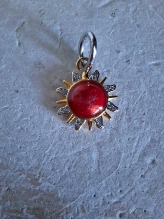 Charm Pendente Sole Radioso Oro Rosso