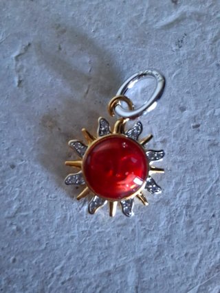 Charm Pendente Sole Radioso Oro Rosso