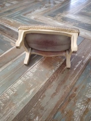 Sgabello beige e oro