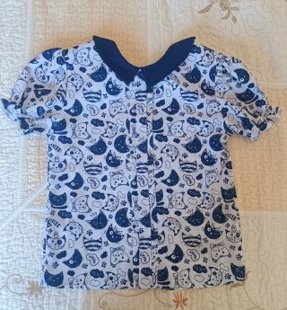 Blusa infantil gatos azul y blanco