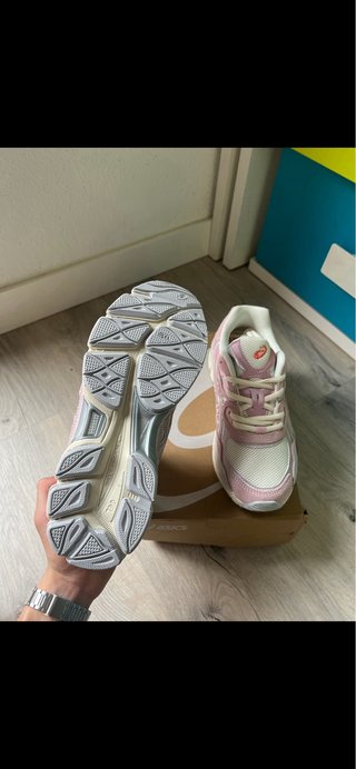 Zapatillas Asics Gel Rosa y Blanco
