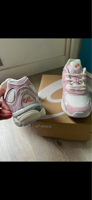 Zapatillas Asics Gel Rosa y Blanco