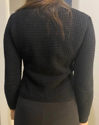 Jersey punto negro de Sfera. Un uso. Talla S.