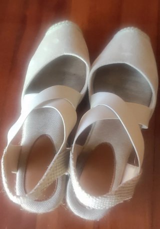 Alpargatas Esparto Beige y Blanco.