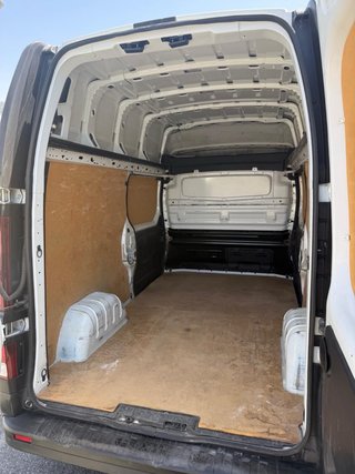 Nissan NV300 2017