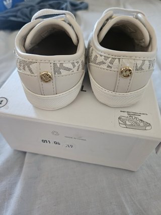 Zapatillas Michael Kors Bebe Beige y Dorado