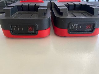 Desbrozadora eléctrica roja y plateada