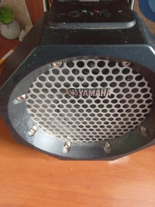 Altavoz Yamaha Negro