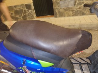 Asiento de moto piaggio ngr