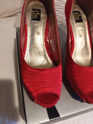 Zapatos tacón rojos peep toe talla 38