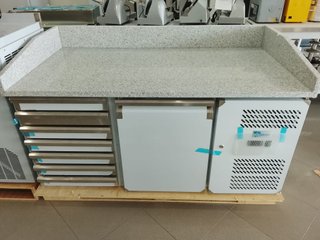 Mesa refrigerada de preparación de pizza