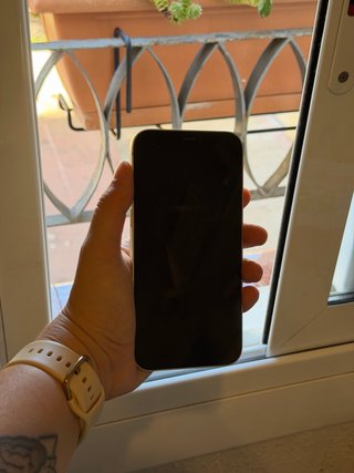 iPhone 12 Apple