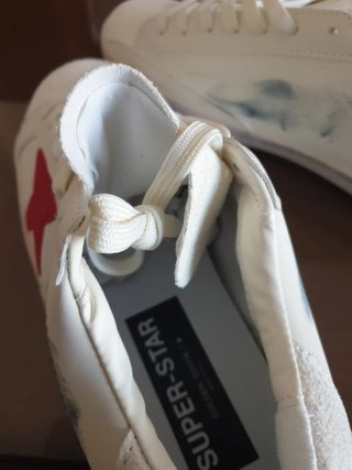 Golden Goose de napa con estrella roja talla 43