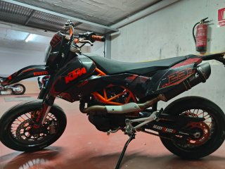 Moto KTM 690 SMC R Supermotard Naranja/Negra