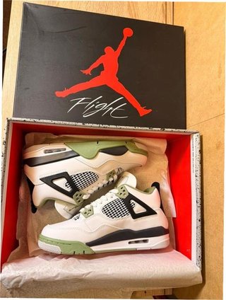 Jordan 4 Retro Seafoam Talla 37.5
