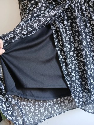 Vestido floral negro y blanco