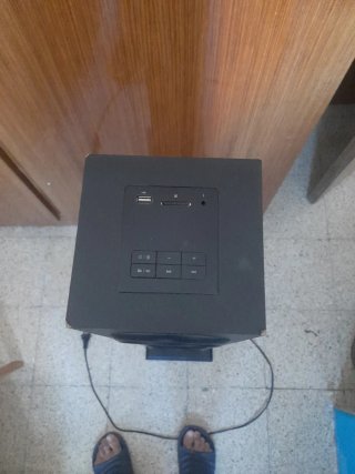 Altavoz Torre USB Aux Radio Negro