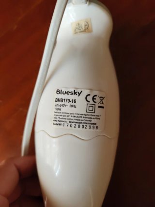 Batidora de mano Bluesky blanca
