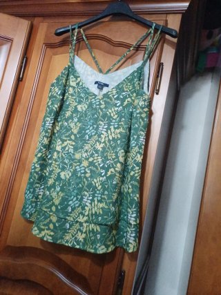 Blusa tirantes Kiabi verde y amarillo Talla S