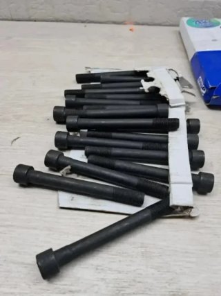 Juego Tornillos Culata Ajusa 81057200 Mitsubishi