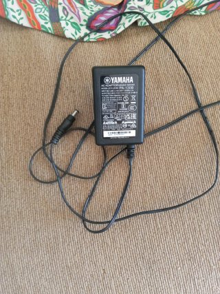 Teclado Yamaha PSR-E373