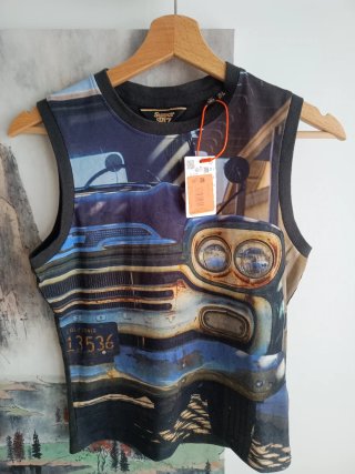 Camiseta tirantes Superdry gráfica coche
