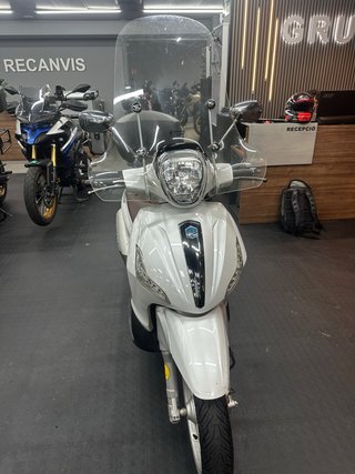 Piaggio Beverly 300 ie ABS Scooter
