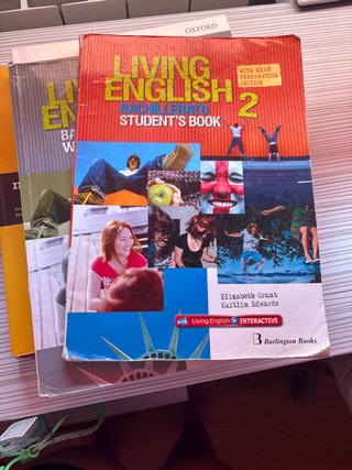 Living English 2 Bachillerato. Student's book