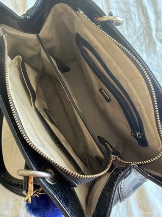 Bolso Guess efecto piel negro