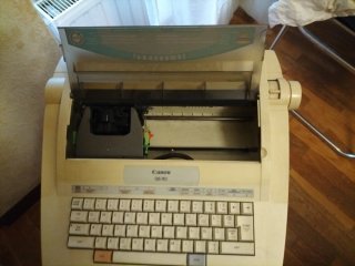 Máquina de escribir electrónica Canon QS 110