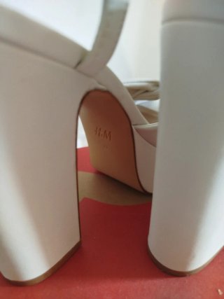 Tacones H&M plataforma nudo blanco