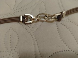 Pulsera cuero y eslabones plateados