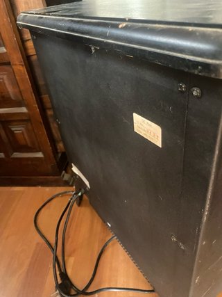 Chimenea eléctrica negra y dorada