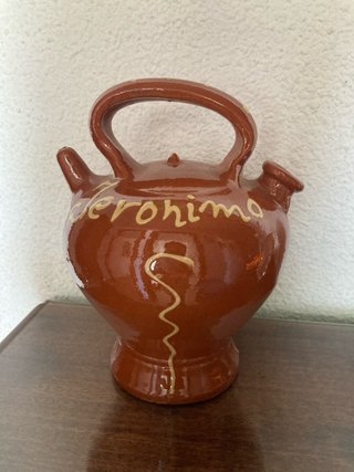 Bottiglie di ceramica decorate