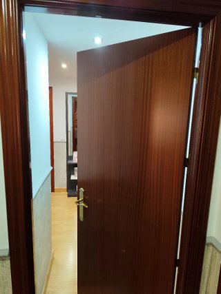 Puerta de madera de interior