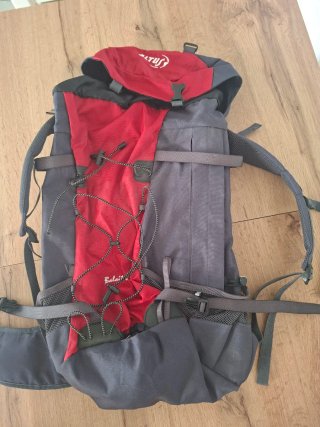 Mochila Montaña Altus Gris/Roja Como Nueva