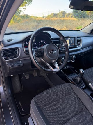 KIA Stonic 120cv - 1 año de garantía