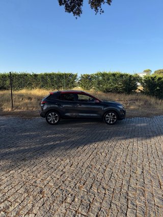 KIA Stonic 120cv - 1 año de garantía