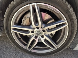 2 Llantas Mercedes R19-9 Original. Parte trasera.