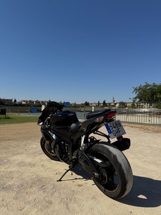 Suzuki GSX R 600 K8 Negra