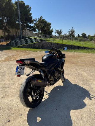 Suzuki GSX R 600 K8 Negra